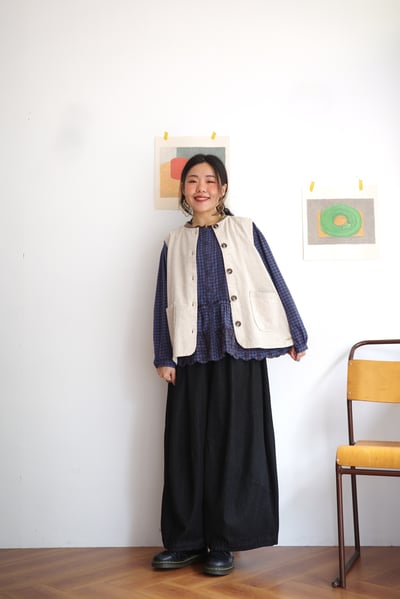 𓏭棒球領混織點圓弧下擺背心12