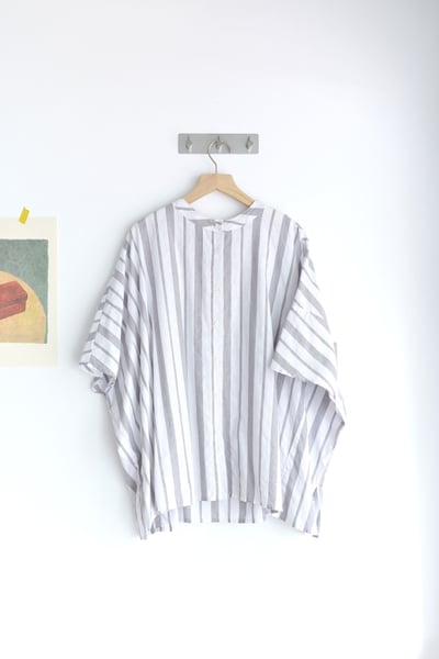 波點緹花直紋鬆身襯衫13