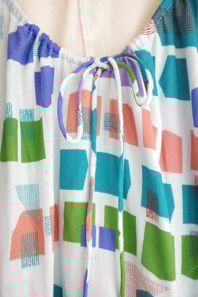 𓏭幾何色塊拼接設計上衣16