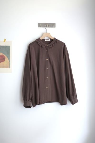 𓏭木耳抽鬚花邊拼接純色襯衫21