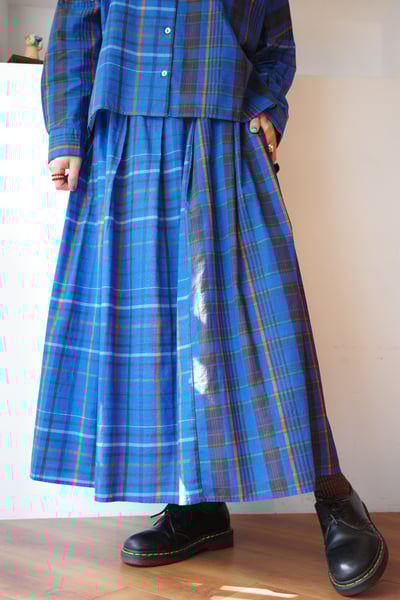 𓏭跳色格紋壓摺半身裙15