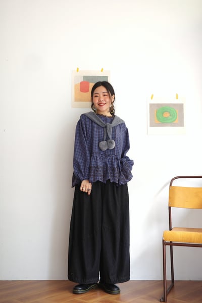 𓏭蕾絲花邊刺繡壓摺上衣4