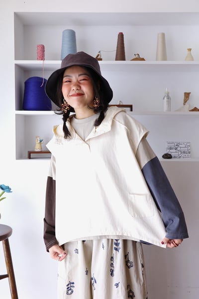 𓏭小布標開衩下擺鬆身連帽背心9