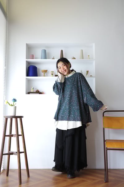 𓏭塗鴉豹紋拼接鬆身上衣2