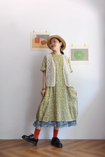 菱格圖紋透紗刺繡Ｖ領背心9