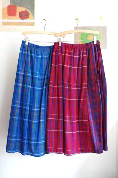 𓏭跳色格紋壓摺半身裙1