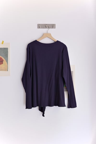 𓏭木耳邊點綴不規則下擺螺紋上衣25