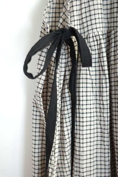 𓏭木耳領邊圍裙式繫帶洋裝18