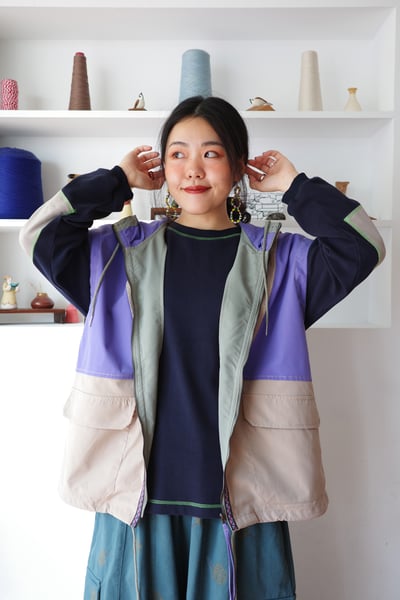 𓏭圖騰織帶色塊拼接連帽風衣背心4