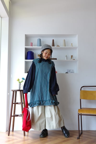 𓏭木耳邊拼接下擺鬆身直紋長背心9