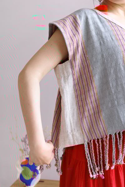 𓏭手織布側拼接Ｖ領流蘇上衣18