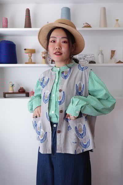 𓏭立體毛邊緹花開襟背心3