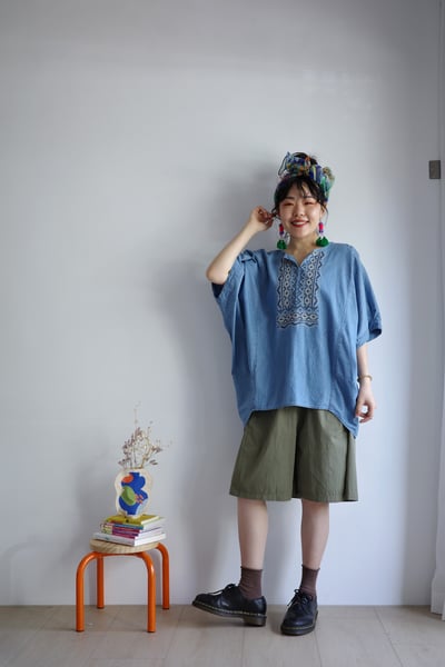 𓏭v領圖騰刺繡裁片拼接上衣3