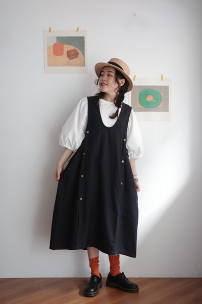 異材質拼接份量感澎袖上衣2