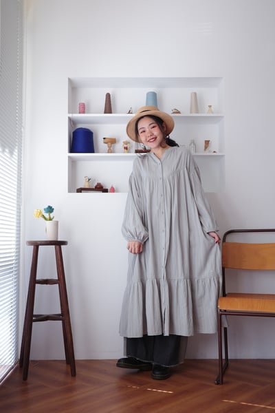 𓏭精緻緹花布料車線魚尾開襟洋裝12