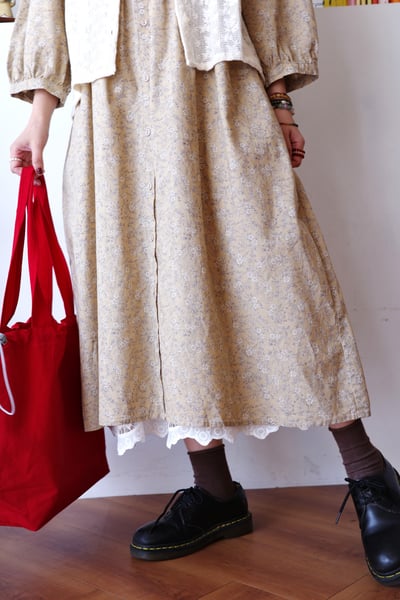 木耳花邊領鏤空雕花背心洋裝襯裙4