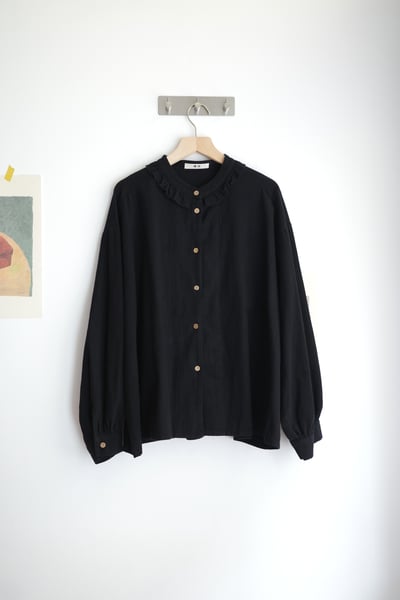 𓏭木耳抽鬚花邊拼接純色襯衫20