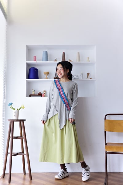 𓏭木耳邊點綴不規則下擺螺紋上衣3