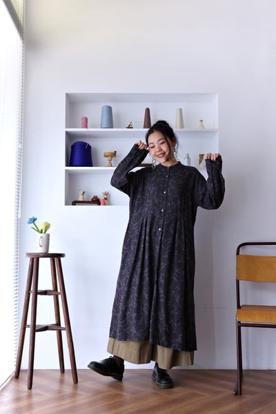 𓏭腰際打褶花草印花洋裝11