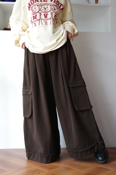 𓏭褲管反折抽鬚大口袋工作褲9