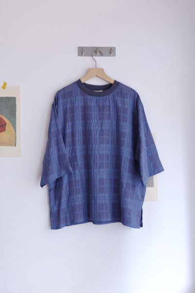 凹凸格織紋清透簡約上衣1