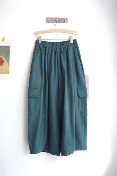 𓏭小樹刺繡大口袋工作繭形褲15