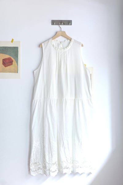 木耳花邊領鏤空雕花背心洋裝襯裙18