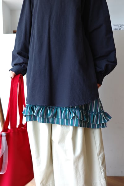 𓏭木耳邊拼接下擺鬆身直紋長背心15