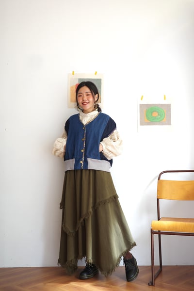 𓏭單寧花布拼接背心2