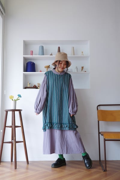 𓏭木耳邊拼接下擺鬆身直紋長背心10