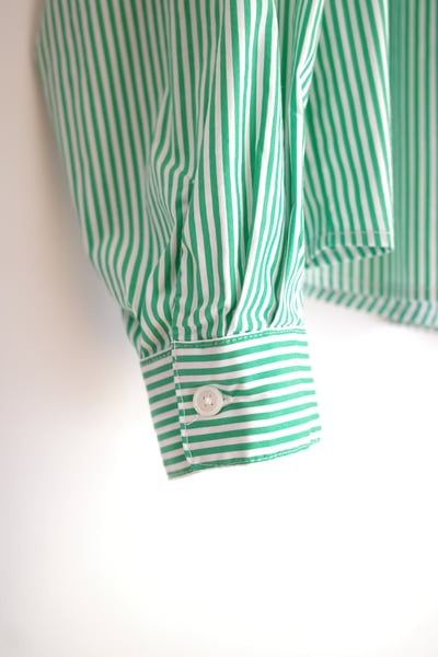 𓏭層次荷葉拼接無領襯衫18