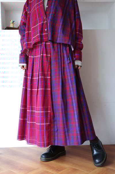 𓏭跳色格紋壓摺半身裙16