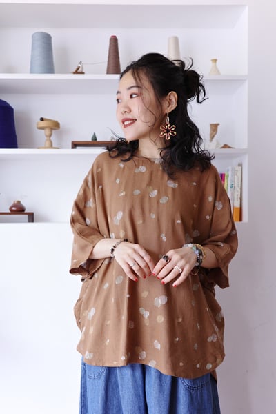 木漏日小織點刺繡鬆身上衣15