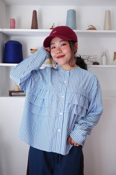 𓏭層次荷葉拼接無領襯衫2