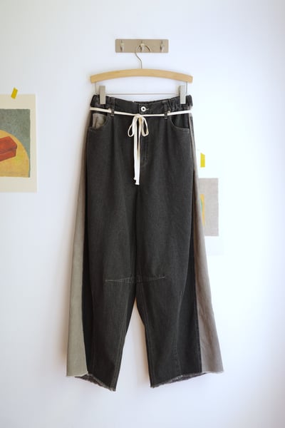 𓏭超修身細絨拼接抽鬚高腰丹寧褲18