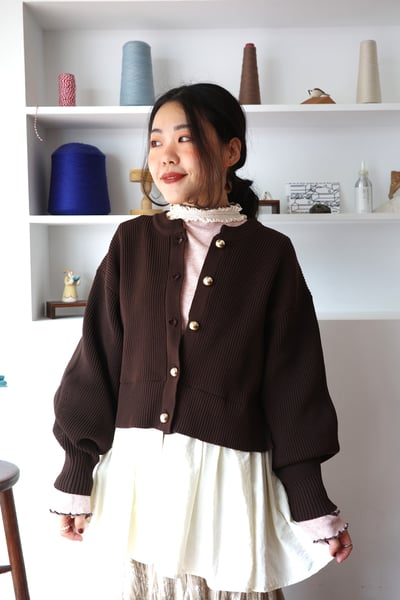 𓏭拼接下擺澎袖針織外罩上衣11