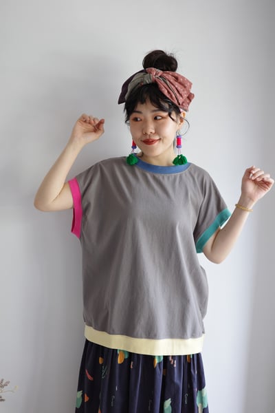 𓏭色塊滾邊拼接TEE9