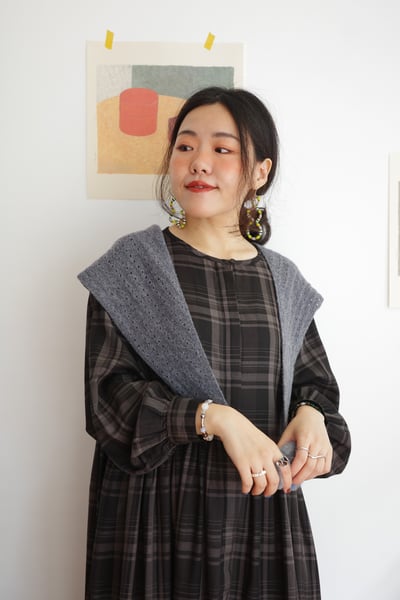 𓏭腰際抓摺格紋開襟洋裝14