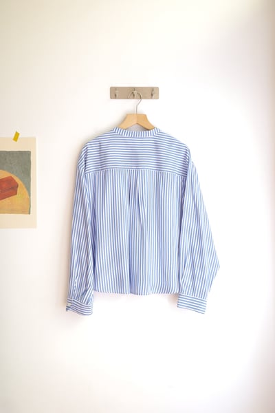 𓏭層次荷葉拼接無領襯衫20