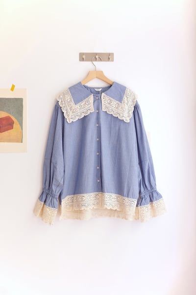 𓏭份量感領片蕾絲拼接襯衫20