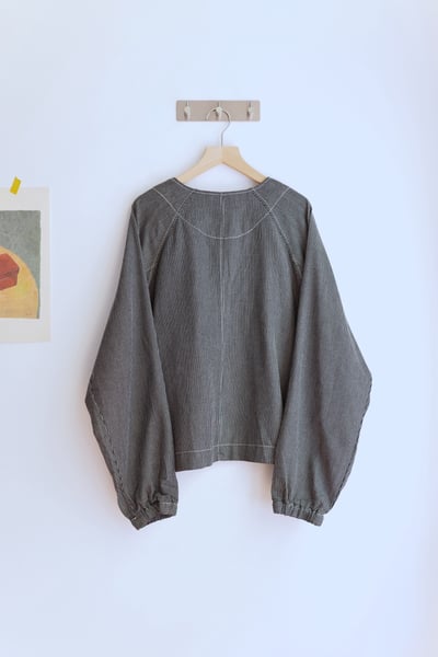 𓏭Ｖ領直紋丹寧短版外套24