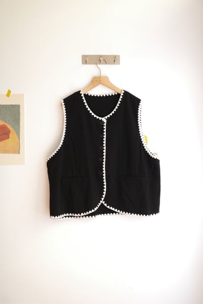 𓏭三角花邊開襟背心17