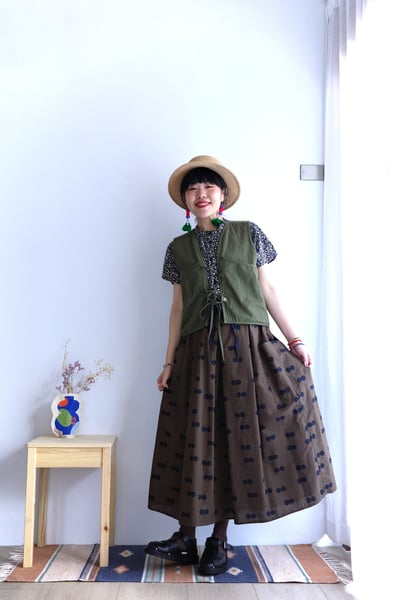 𓏭黏在一起的小波點 印花壓褶半身裙12
