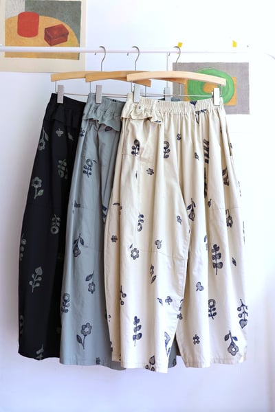 𓏭不對稱口袋拼接花柄氣球褲1