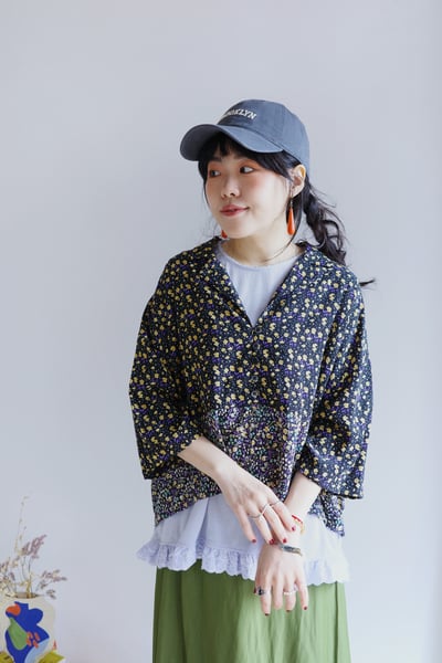 𓏭花柄拼接涼感Ｖ領襯衫罩衫15