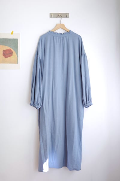 𓏭木耳立領空氣袖純色洋裝23