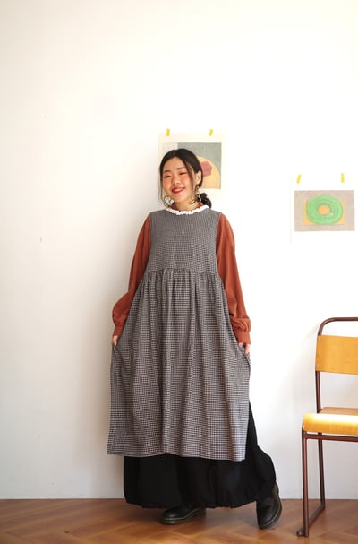 𓏭木耳領邊圍裙式繫帶洋裝3