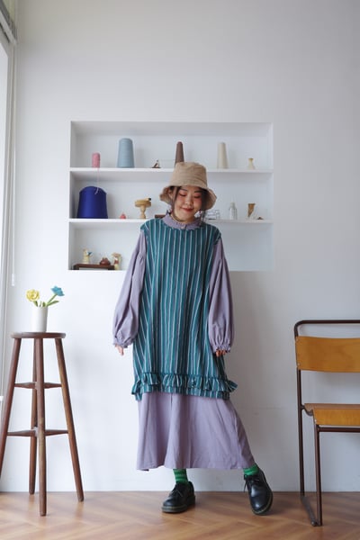 𓏭木耳邊拼接下擺鬆身直紋長背心6