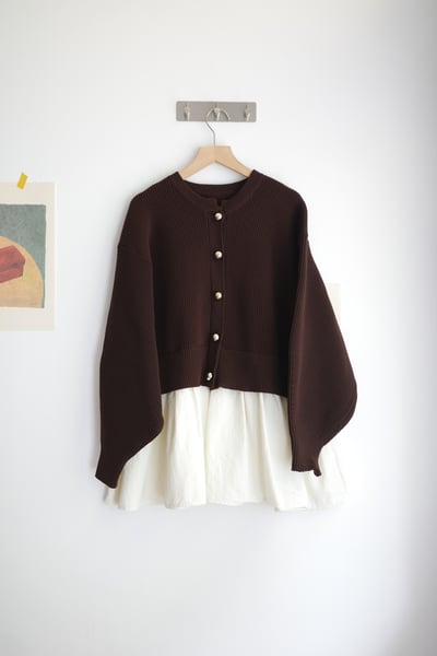 𓏭拼接下擺澎袖針織外罩上衣19