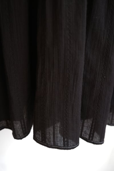 𓏭精緻緹花布料車線魚尾開襟洋裝23